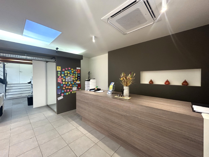 Instapklare winkelruimte op commerciële locatie hartje Gent - foto 3