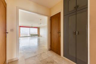 Ontdek dit lichtrijke 2-slaapkamerappartement op de 7e verdieping, ideaal voor wie op zoek is naar een charmant appartement dat met een frisse...