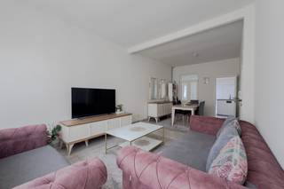 Bent u op zoek naar een volledig instapklare woning in Hamme waar modern comfort en een slimme indeling hand in hand gaan? Dan is dit...