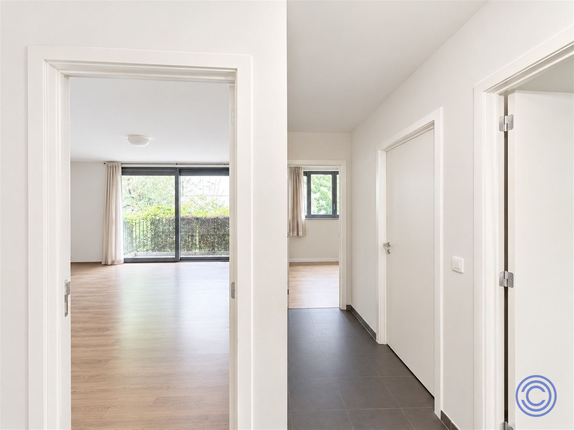 Instapklaar 2-slpk appartement met terras in groene stadsomgeving! - foto 5
