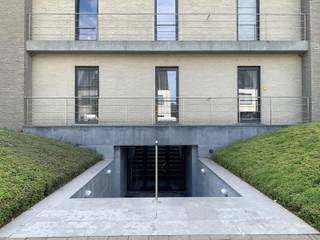 Prachtig gelijkvloers hoekappartement, 142m², in Euroresidentie II, een rustige residentie, op een schitterende locatie langsheen het...