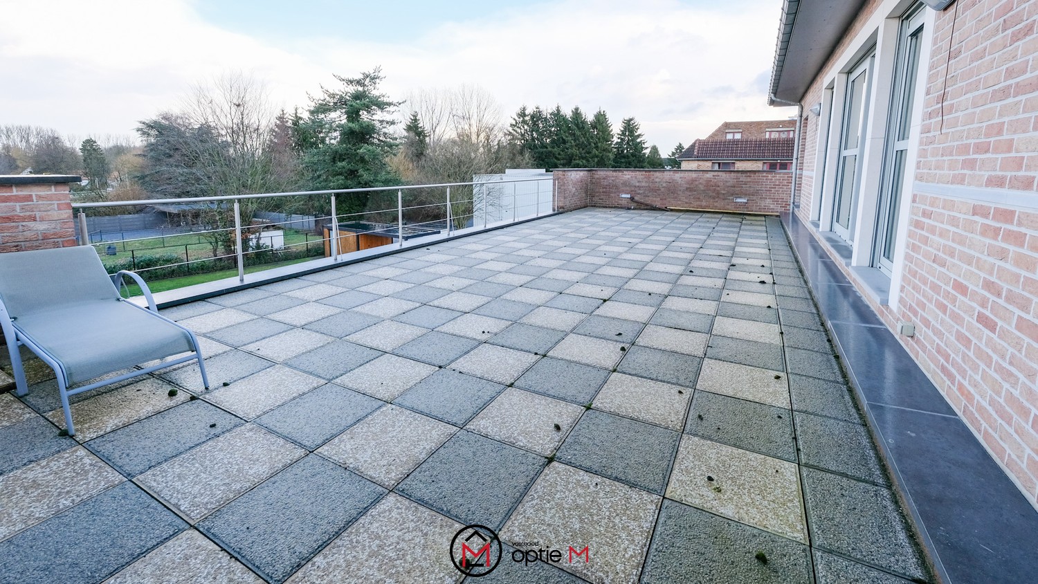 Bedrijfspand met woonst te huur – ruime hal, werkplaats en appartement met 3 slaapkamers - foto 5