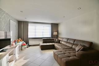 Deze volledig instapklare halfopen bebouwing is gelegen in het goed bereikbare Brustem bij Sint-Truiden, op een perceel van 5a13ca. De woning...