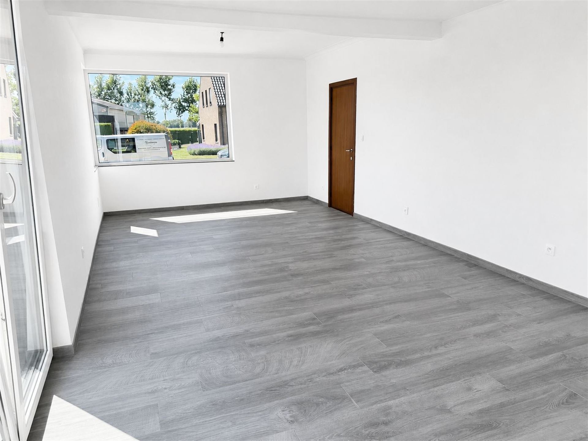 Woning met 3 slaapkamers, bureau en tuin - foto 5