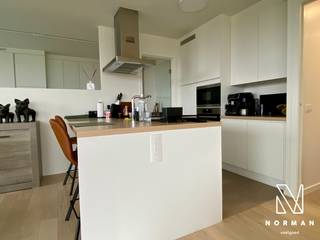 Ontdek dit prachtige appartement aan de oevers van de Leie, een ware parel te huur!Bij het betreden van het appartement wordt u verwelkomd door een...