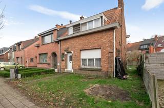 Te renoveren halfopen bebouwing met tuin in het centrum van WommelgemDeze charmante halfopen woning is rustig en toch centraal gelegen op een perceel...