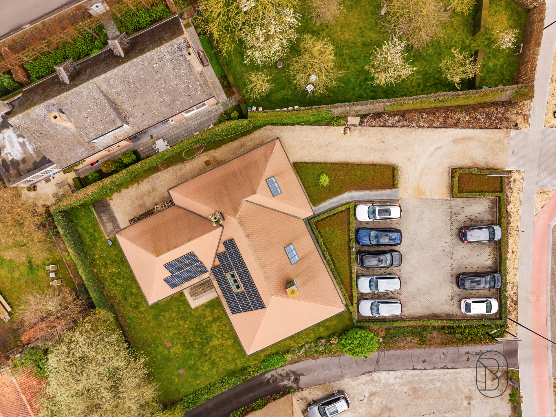 Kantoorgebouw/praktijk met parking op toplocatie in Waregem  - foto 3