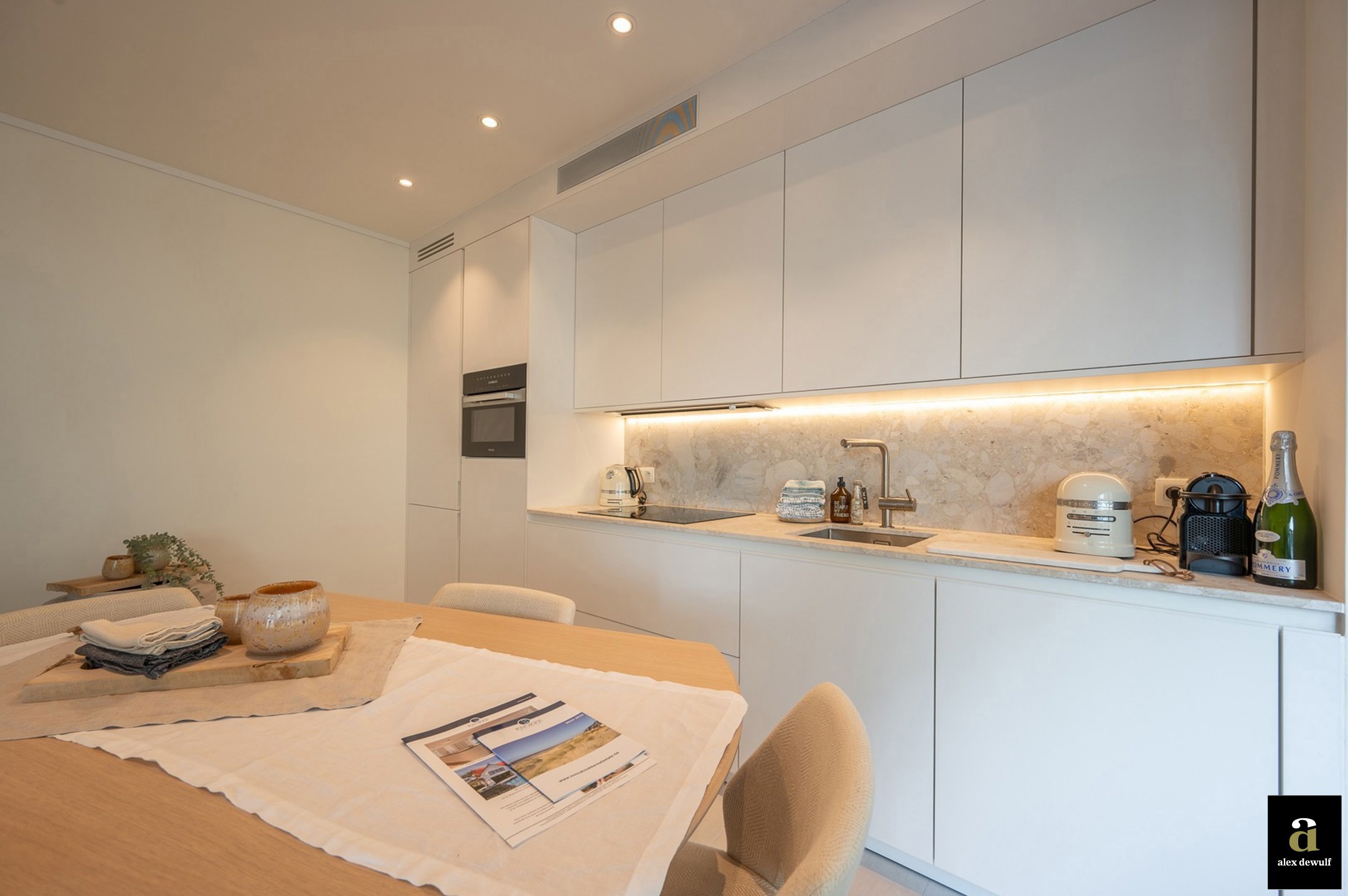 Fantastisch gerenoveerd appartement met zijdelings zeezicht in hartje Zoute. - foto 5
