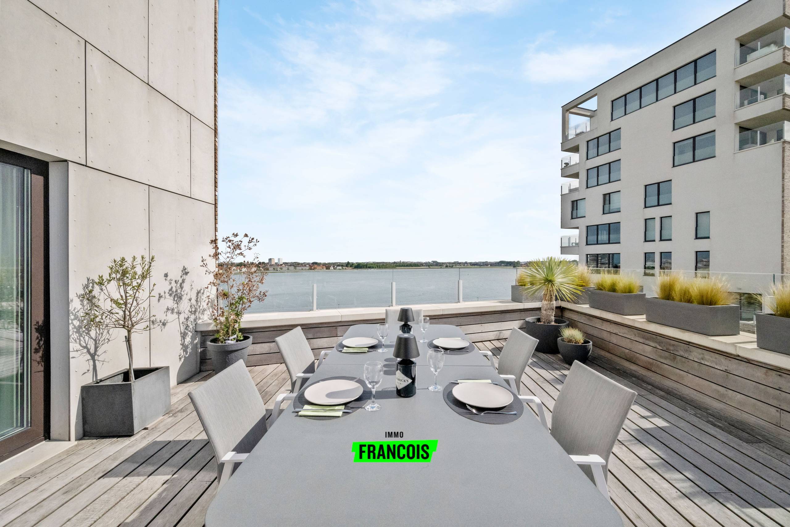 Stijlvol appartement op unieke locatie aan de Spuikom te Bredene. - foto 3