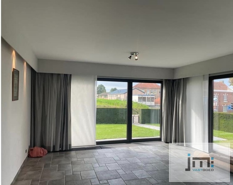 Woning met 4 slaapkamers en dubbele garage - foto 4