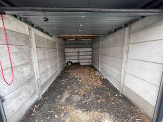 <p><span>Garage box, located in Kortrijk, Heirweg 252. Free on 01/09/2025.</span></p>