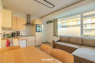 Zijn uitstekende rustige ligging op amper 15 minuten wandelen van het strand en de zee, heeft dit appartement sowieso troef! Het appartement...