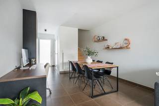 Energiezuinige gezinswoning (B) met 3 slaapkamers, inpandige garage en zonnige tuin op 404m2Deze verzorgde en instapklare woning (bouwjaar 2014)...