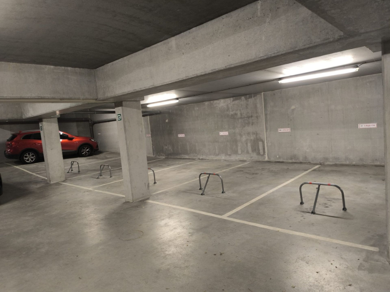 Gelijkvloers gelegen autostaanplaatsen te Sint-Agatha-Berchem - foto 5