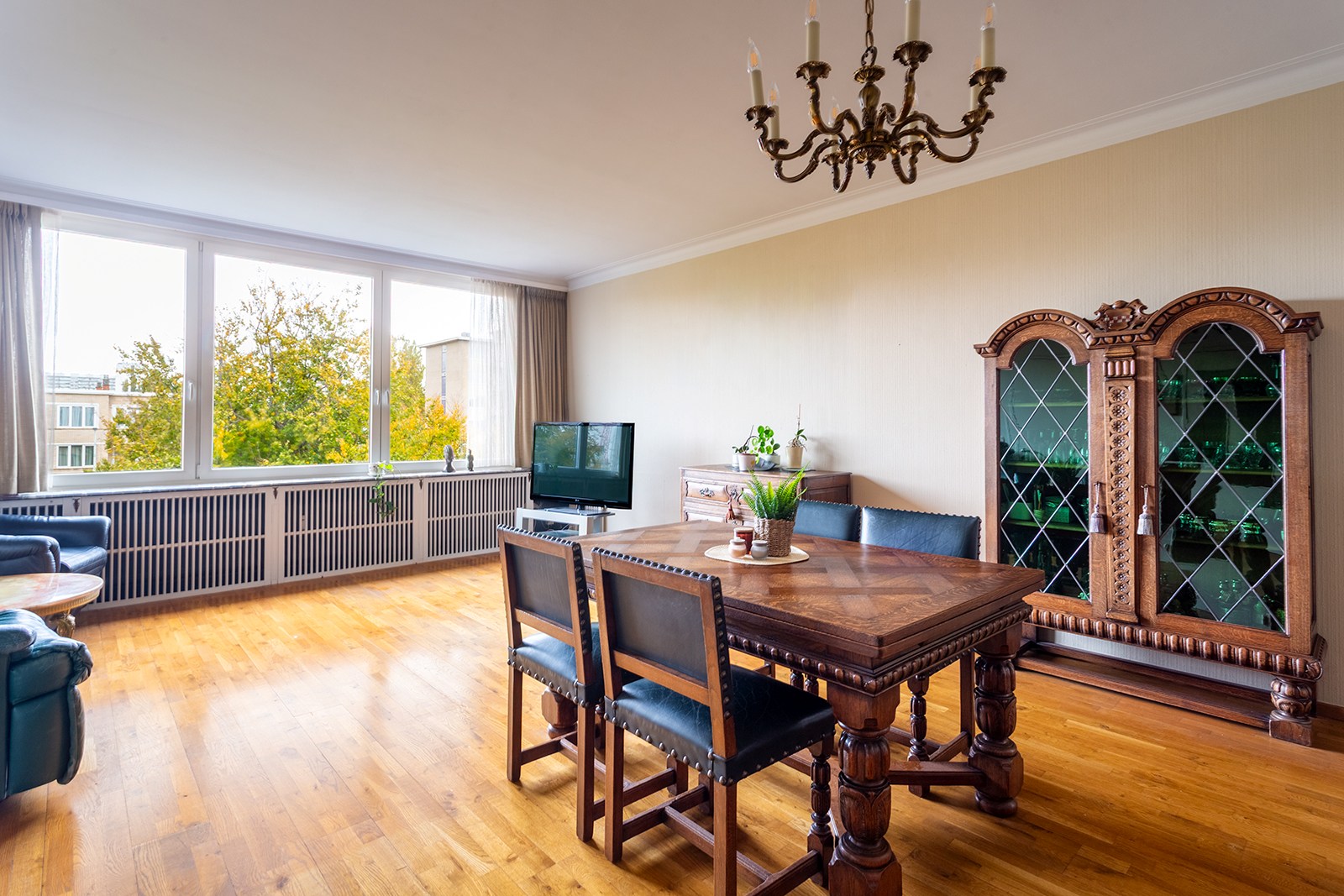 Ruim en lichtrijk appartement met 3 slaapkamers op centrale ligging - foto 2