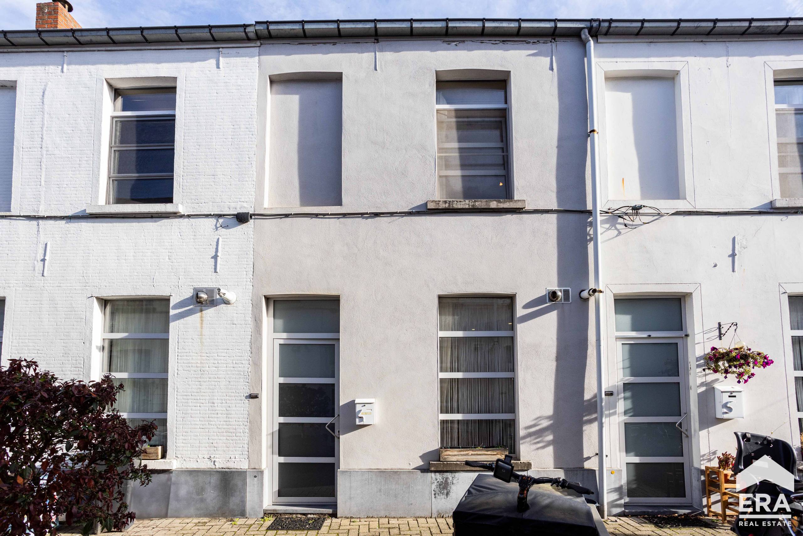 Instapklare woning in doodlopende straat te centrum Aalst - foto 2