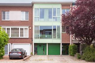 Aan de gegeerde Prins Alexanderlaan in de Oosterverldwijk, op een steenworp van Park Den Brandt en het Middelheim, bevindt zich deze solide woning...
