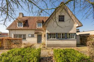 Gelegen in een verzorgde en rustige wijk in Meersel-Dreef, biedt deze villa een aangename woonomgeving met een vlotte bereikbaarheid en een...