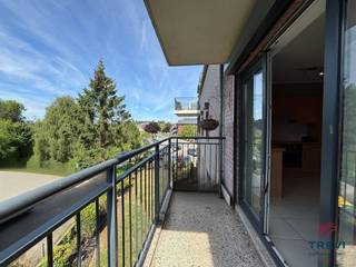 SOUS OPTION Au coeur du centre ville, bel appartement de standing au 2e étage d'une jolie résidence avec ascenseur. L'appartement se compose d'un...