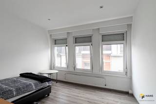  De Van Daelstraat biedt een centrale ligging tussen de Turnhoutsebaan en de Plantin en Moretuslei, maar toch woon je hier opvallend rustig in...