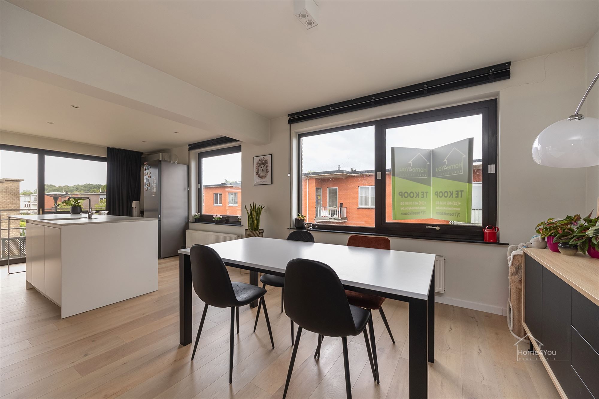 Ruim en lichtrijk appartement met terras + autostaanplaats - foto 5