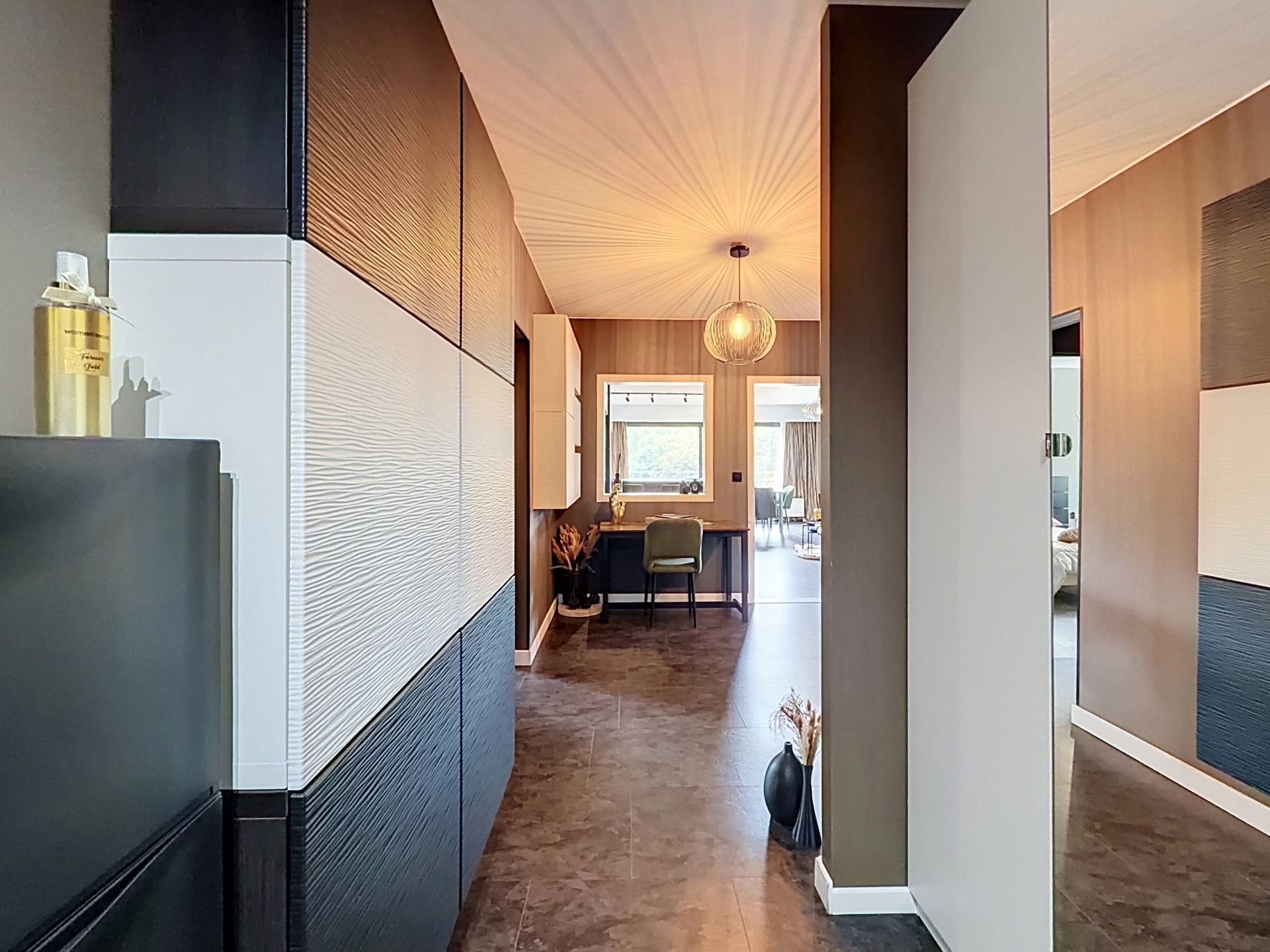 STIJLVOL EN HOOGWAARDIG AFGEWERKT, GEMEUBILEERD APPARTEMENT MET ZUIDGERICHT TERRAS IN GANSHOREN. - foto 4