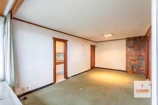 Dit te renoveren appartement bevindt zich in de residentie Ter Leie, met zicht op het Groenevalleipark. Dankzij deze uitstekende ligging geniet u...