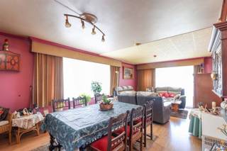 Appartement met 3 slaapkamers en ondergrondse garage op toplocatie in Genk Omgeving:+ Gelegen in het bruisende stadscentrum van Genk+ Ideale locatie...