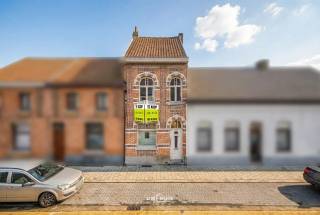 In een éénrichtingsstraat in het centrum van Beveren bevindt zich deze toffe starterswoning boordevol karakter. Dankzij de centrale ligging woon je...