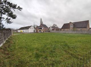 STER Immobiliën biedt u 2 loten aan voor een open bebouwing residentieel gelegen te Meldert. LOT 1 bestaat uit een oppervlakte van 4a 11ca met...