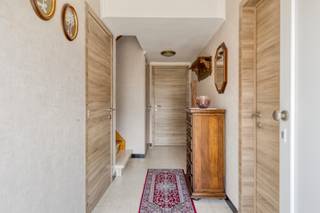 Vous êtes à la recherche d'une maison familiale spacieuse avec un beau jardin et un garage, située dans un endroit calme et stratégique ? Alors...