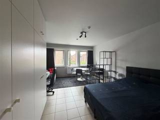 <p>Extremely quiet, furnished studio in Leuven</p><p>We are offering this studio on Dekenstraat in Leuven, close to numerous university campuses (Groep T, Psychology, Law, etc.). The flat itself is situated on the second floor at the rear of the building, ensuring complete peace and quiet with no street noise. The flat is furnished and features a private bathroom and kitchen. Heat pump for cooling and heating is provided!! There is also an indoor cycle storage area and waste disposal room. If required, it is possible to rent a parking space at an additional cost of 70 EUR per month.</p><p>Rent: 800 EUR per month + 90 EUR service charges (1 person) or 120 EUR service charges (2 people) + private internet connection to be arranged separately.</p><p>Optional: parking space 70 EUR per month</p><p>Would you like more information or to arrange a viewing? We’d be happy to help! verhuur@connect-immo.be</p><p>Translated with DeepL.com (free version)</p>