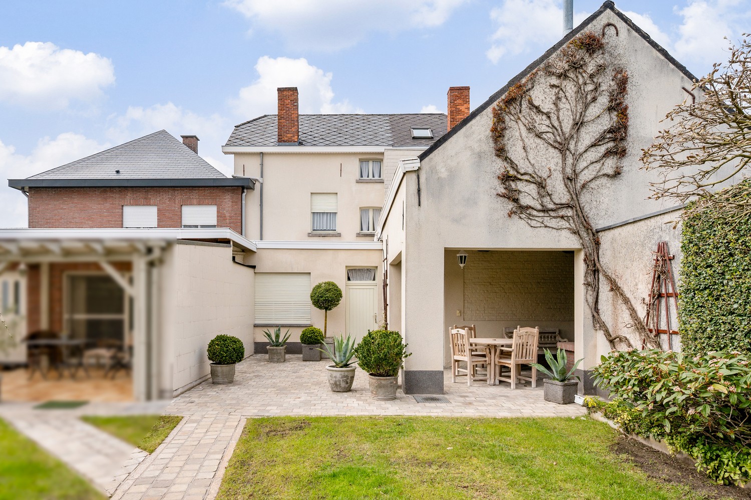 TE RENOVEREN WONING MET 3 SLPKS, PRACHTIGE TUIN + ACHTERLIGGENDE STAANPLAATS - foto 4