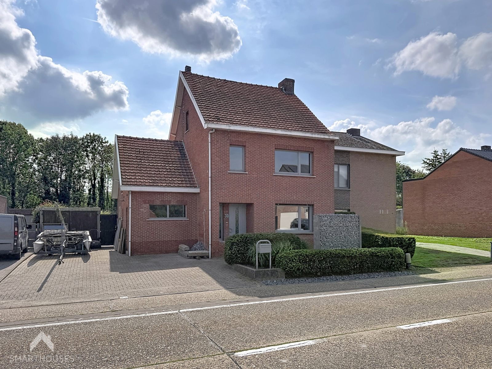 HOB met 2/3 slpks, oprit, veranda en magnifieke tuin - foto 5