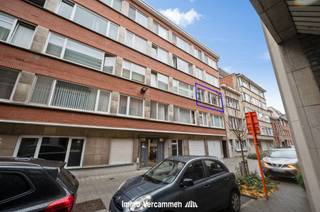 Knap, instapklaar appartement met 2 slaapkamers, gunstig gelegen in een rustige straat nabij het bruisende stadscentrum van Mechelen. Dit aangename...