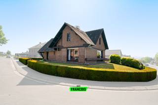 House for sale in Halle