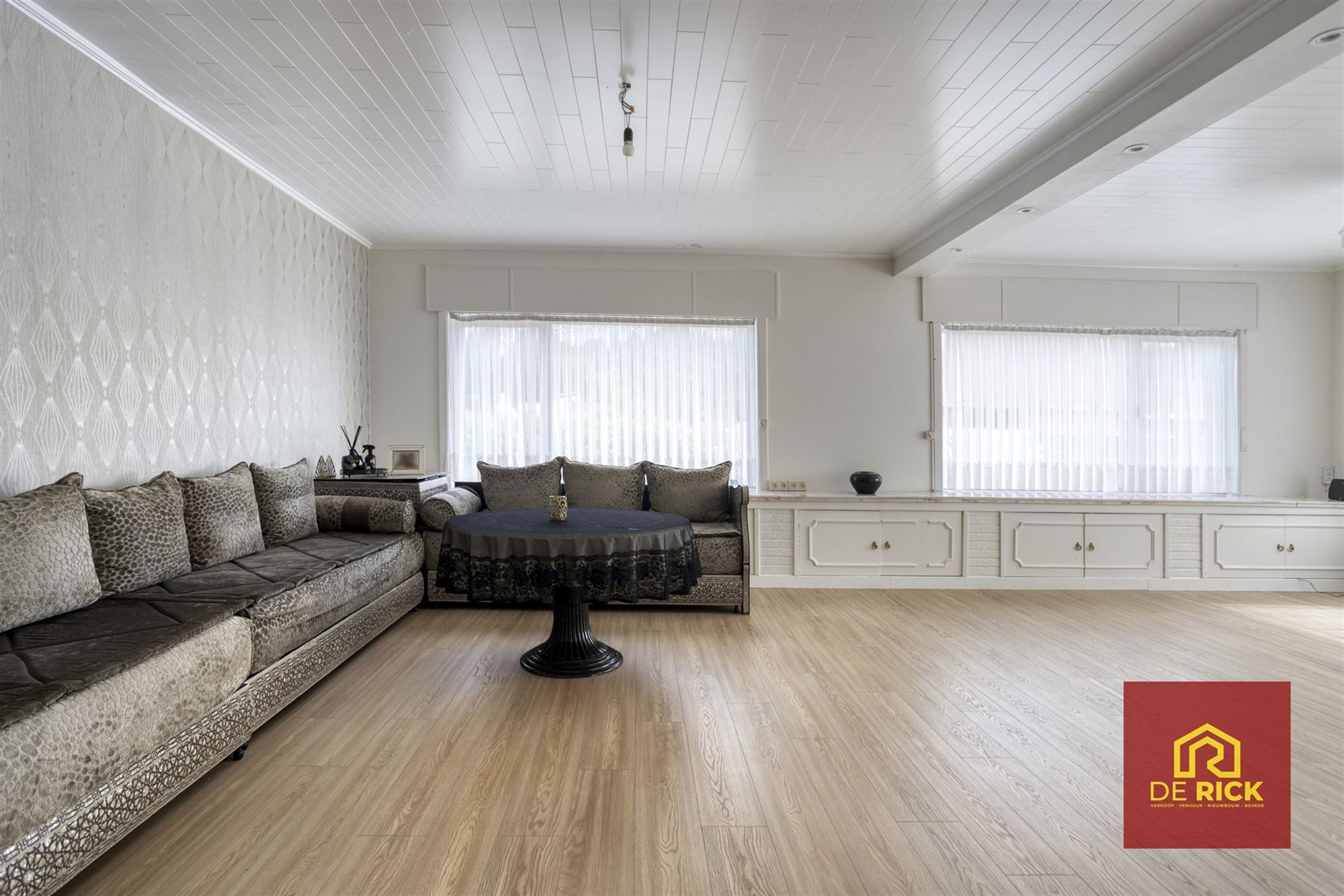 Grote woning met 4 slaapkamers en magazijn - foto 5