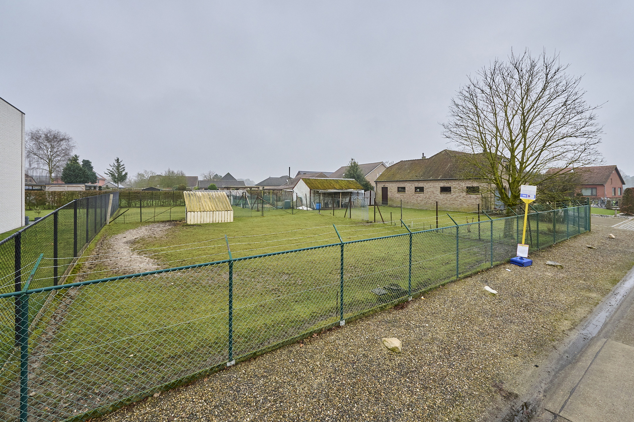 Gunstig gelegen bouwgrond op 6a77ca voor open bebouwing - foto 1