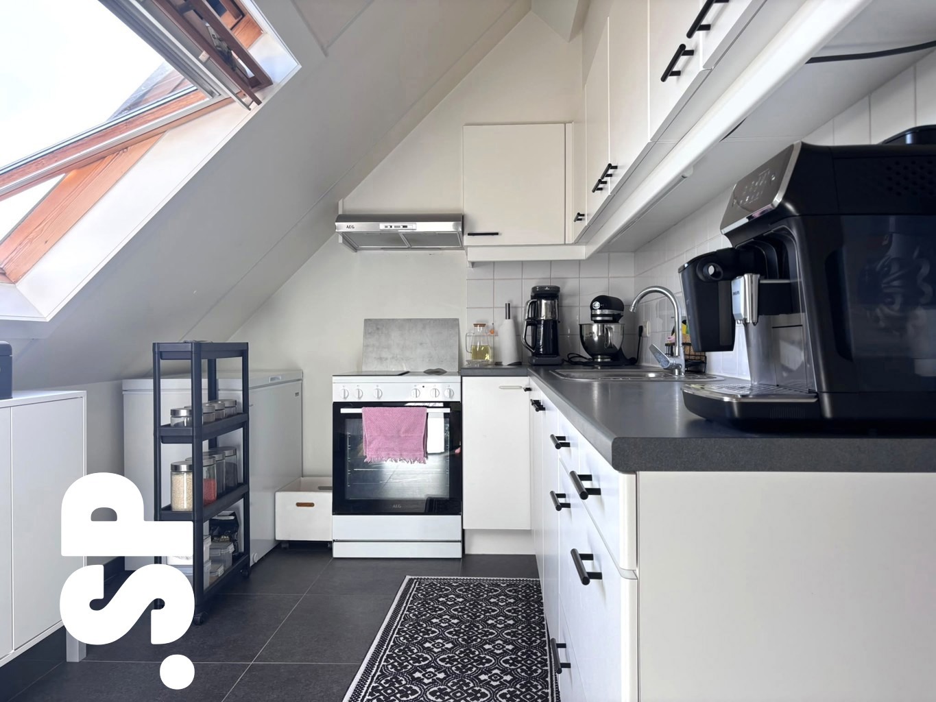 Gerenoveerd duplexappartement met één slaapkamer. - foto 4