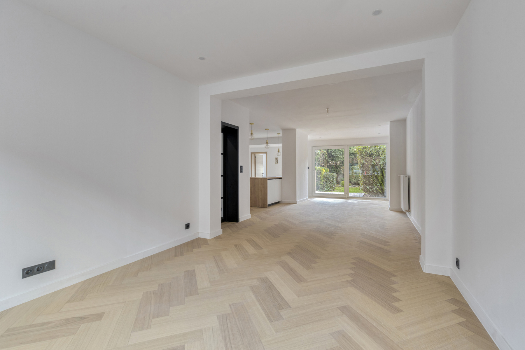 Gerenoveerde (2025) stadswoning met tuin - foto 4