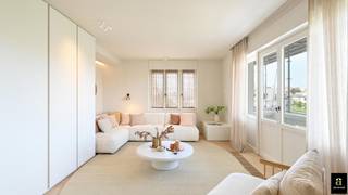 Luxueus gerenoveerd hoekappartement in de statige villaresidentie 'Lac Résidence' aan de overzijde van 'La Réserve'.De afwerking gebeurde met veel...