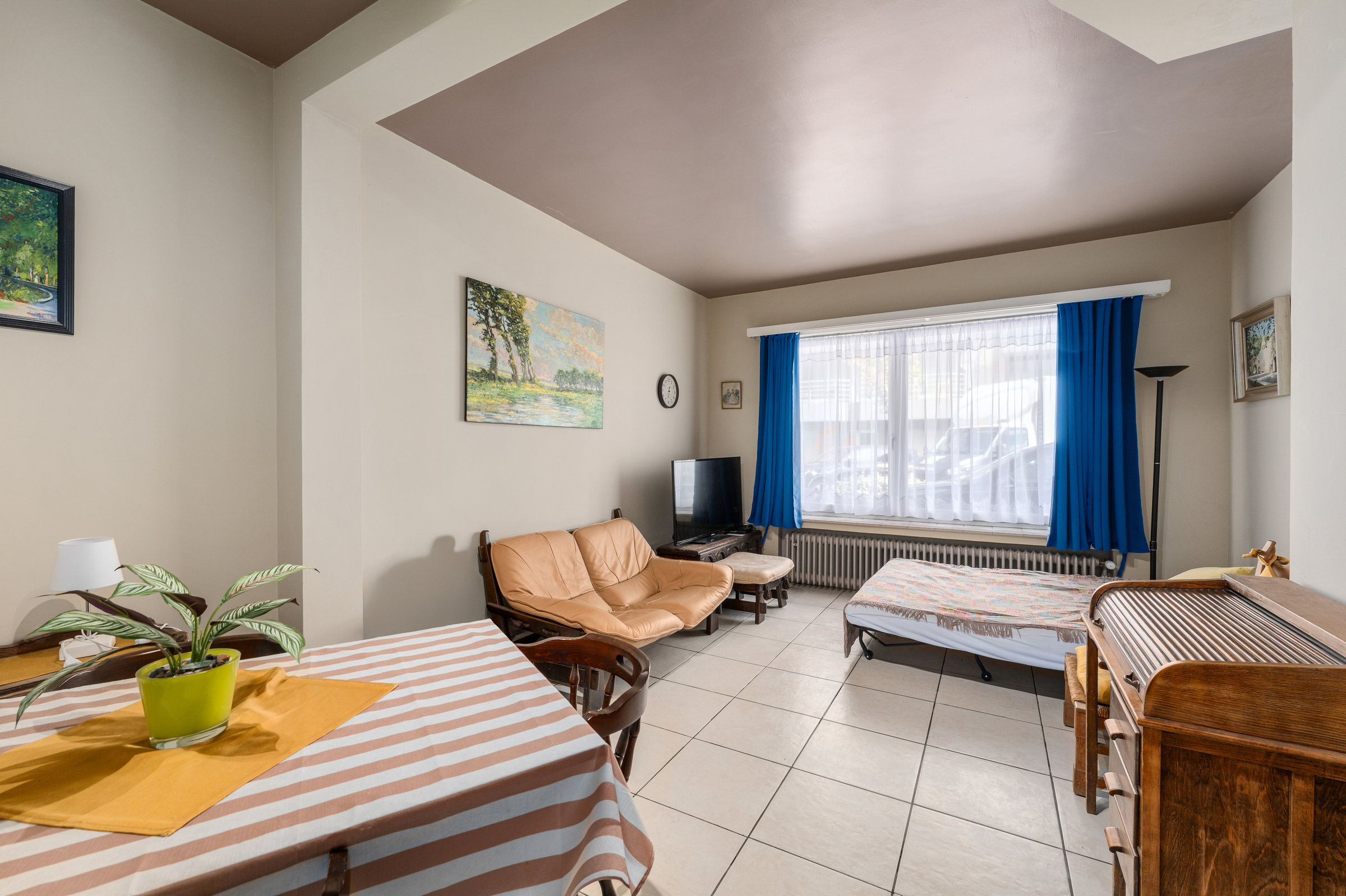 Te renoveren appartement te koop op toplocatie in Knokke! - foto 4