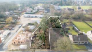 Welkom op de Stationsstraat "30" te 3665 As.Deze gunstig gelegen residentiële bouwgrond ligt op een perceel van 17a 37ca.Deze locatie is ideaal voor...