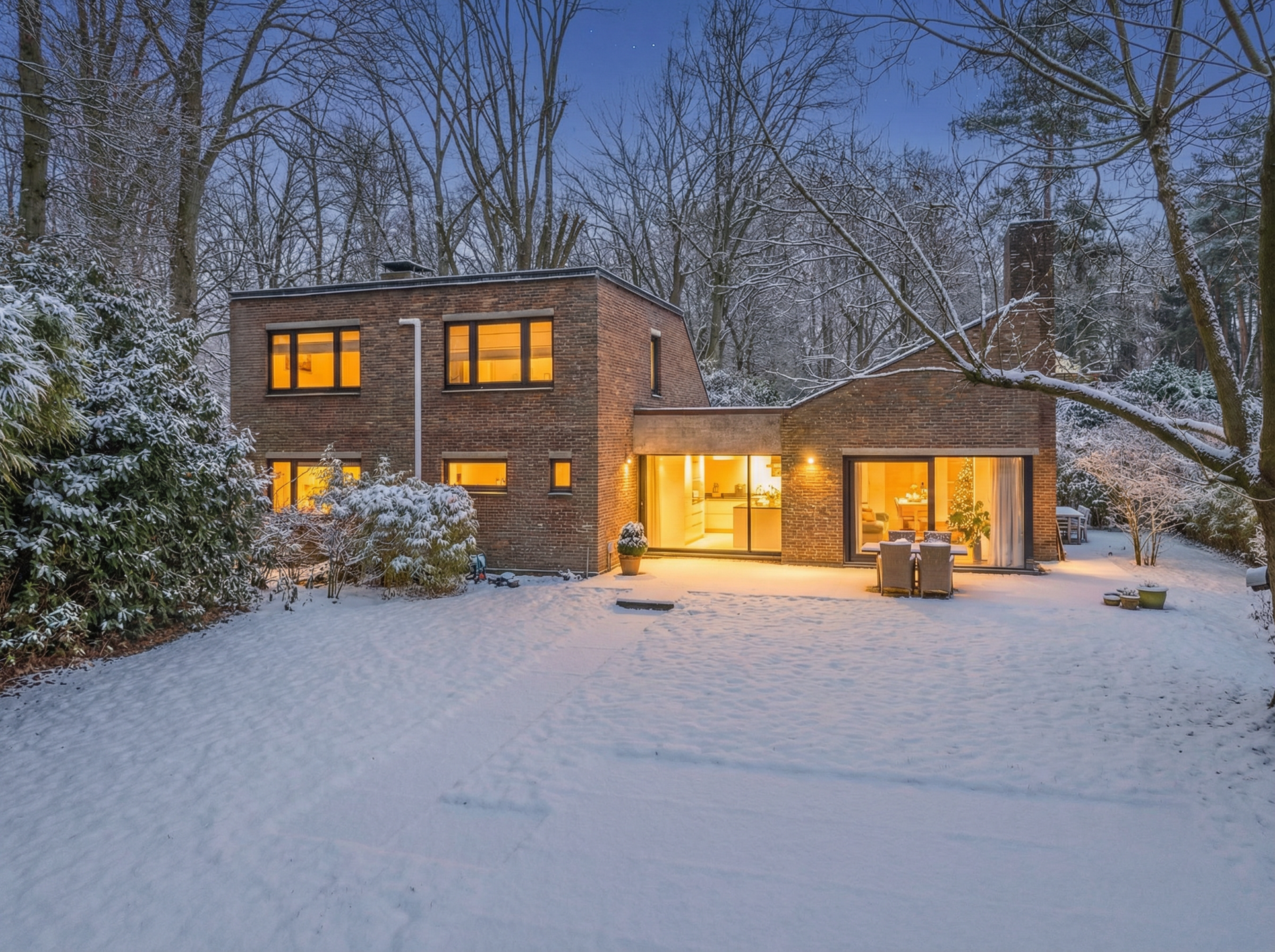 Karakterwoning met brutalistische gevel  in Hof ter Linden - foto 2