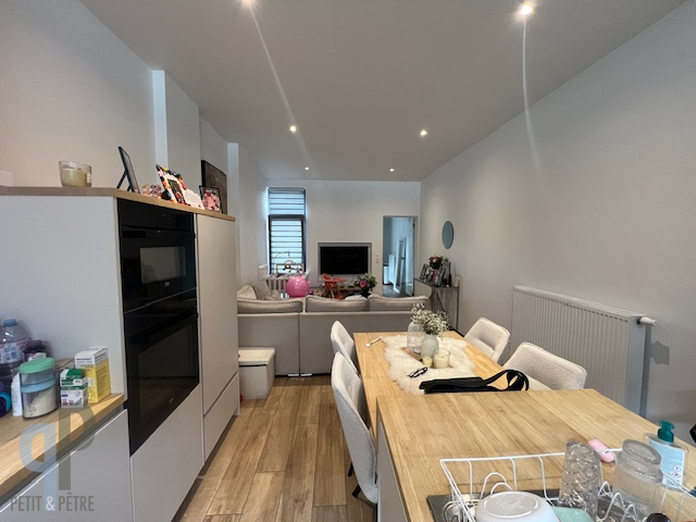 Totaal vernieuwde woning met tuin - foto 3