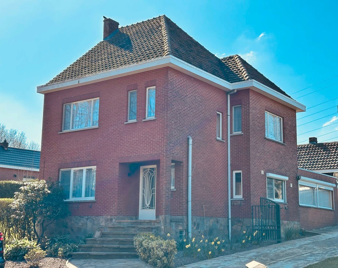 Karaktervolle woning net buiten de Grote Ring van Hasselt - foto 1