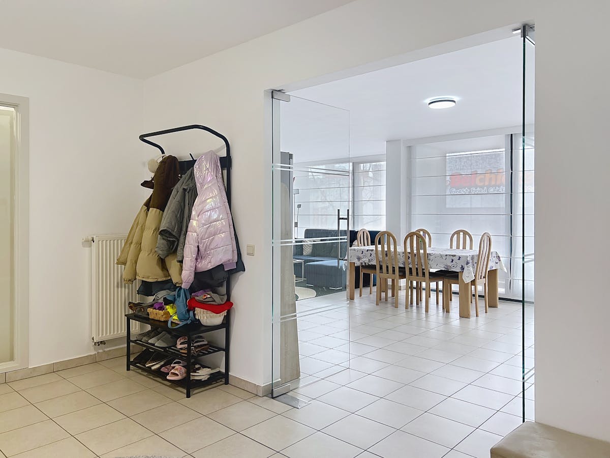 Appartement avec 3 chambres et 2 terrasses à Roeselare. - photo 5