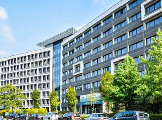 The Office is een gebouw met een totale bureeloppervlakte van 11.247 m² verdeeld over een gelijkvloers en 7 verdiepingen, palend via een...