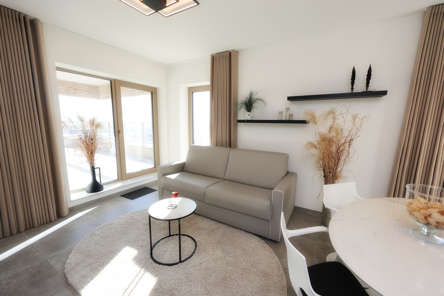 Recent apartment with 2 bedrooms and a sunny 25 m² terrace ! - photo 5