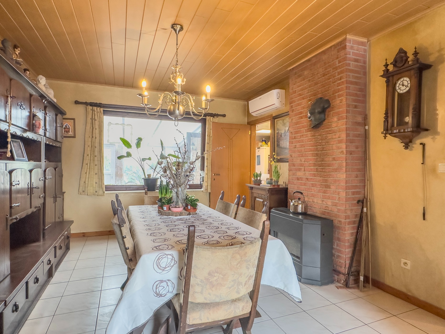 Woning met vier slaapkamers en tuin te Oudegem! - foto 3